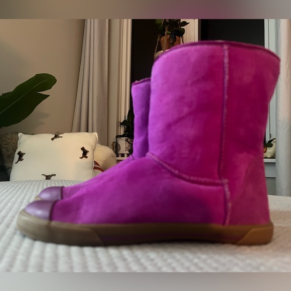 Girls/ladies Ugg Mini boots size 5 - Picture 2 of 7